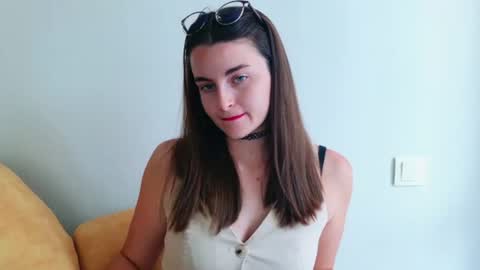 lana_gl online show from June 30, 10:15 am