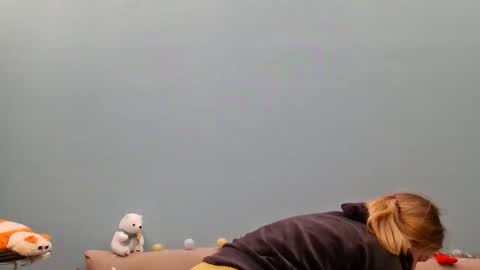 Lana online show from February 22, 1:01 pm