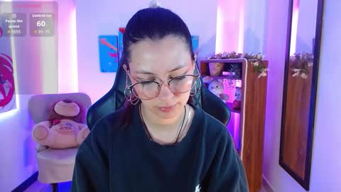 Alana Garcia  online show from January 14, 12:10 pm