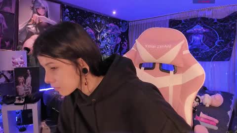 L A N A  online show from February 14, 5:41 am