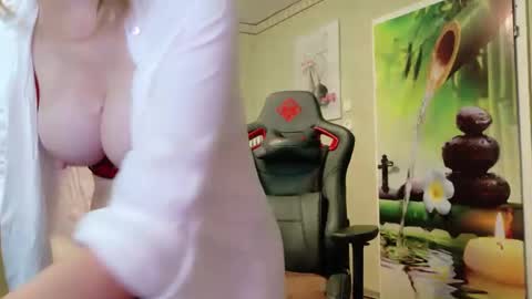 Lana online show from January 31, 6:47 pm