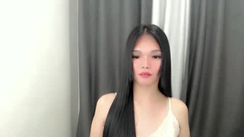 lanawyatt_ online show from September 24, 6:18 pm