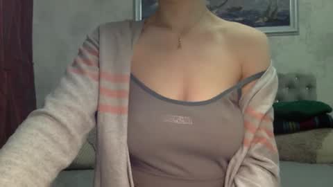 langoria online show from November 6, 6:03 pm