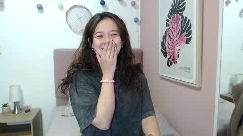 Lanna online show from March 28, 1:43 pm