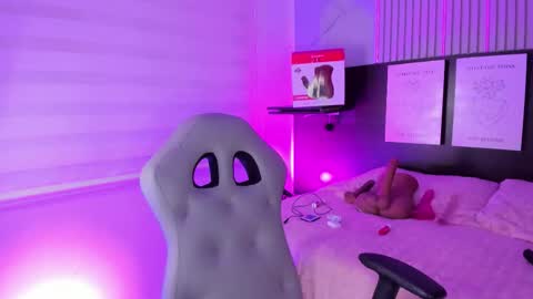 lara_as online show from November 12, 12:30 am