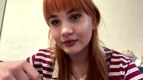 Lily online show from April 9, 8:09 am