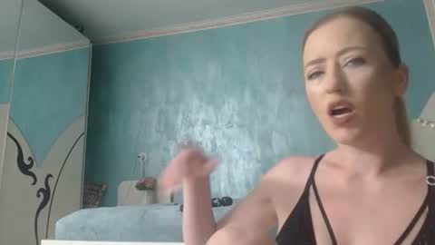 LaraLane online show from June 15, 7:25 pm