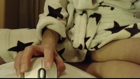 laralhotr online show from February 6, 5:40 pm