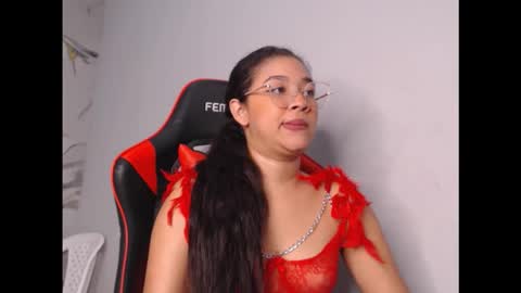 laralmanza online show from March 24, 12:43 pm