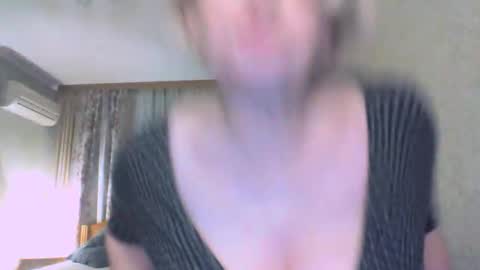 laramrs online show from November 15, 2:07 pm