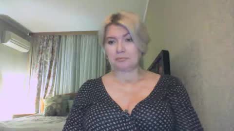 laramrs online show from October 15, 4:42 pm