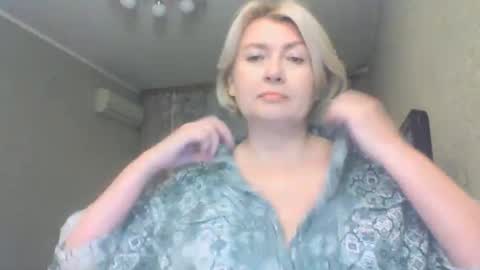 laramrs online show from October 2, 4:12 pm