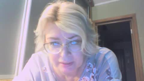 laramrs online show from September 23, 5:22 pm