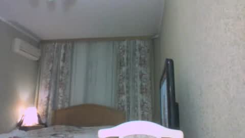 laramrs online show from March 17, 5:17 pm