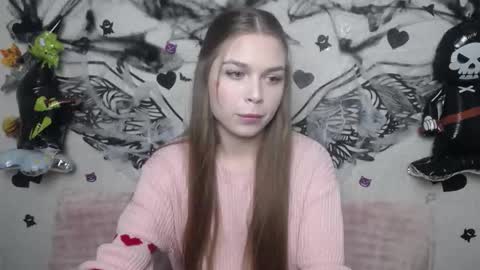 LaraPika online show from November 3, 6:01 pm