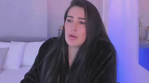 Laura online show from June 11, 2:53 am