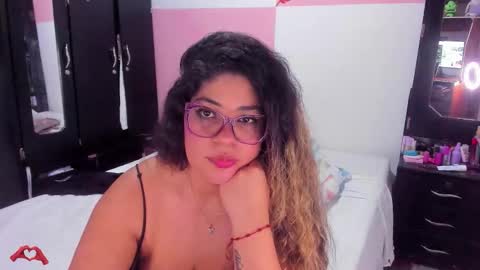 laris_park online show from November 12, 1:47 am