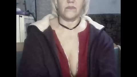 larisaq4ugo24 online show from January 19, 4:14 pm