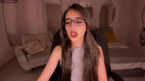 Larisa Smirnov online show from November 11, 4:19 am