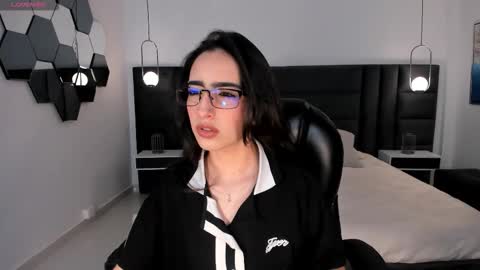 Larisa Smirnov online show from February 1, 3:27 am