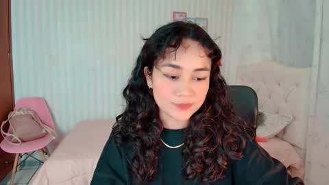 Larissas online show from September 8, 8:52 pm