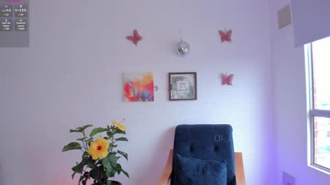 Lary  online show from February 8, 8:10 pm