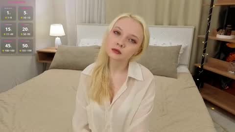 Emilia for my friends Amy online show from November 29, 1:09 am