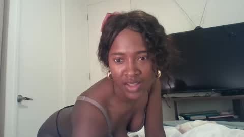 latina033 online show from October 24, 1:23 am