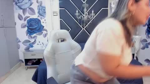 EMMA   online show from October 6, 2:23 pm