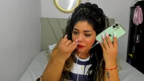latinamav22 online show from May 7, 11:08 pm