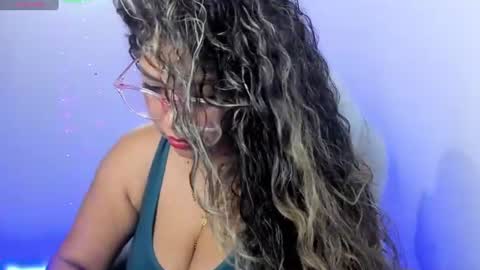 latinamav22 online show from June 21, 11:42 pm