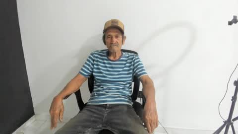 latinaroom178878 online show from July 14, 12:55 am