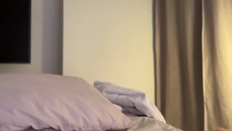 Hi -  online show from March 26, 3:19 am