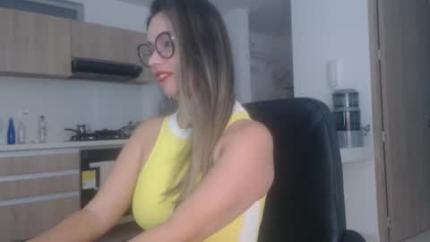 latinpaprika online show from June 2, 11:44 am
