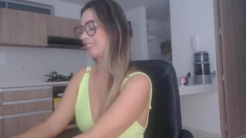 latinpaprika online show from February 28, 11:31 am