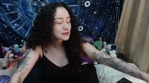  Wen  online show from February 10, 9:36 pm