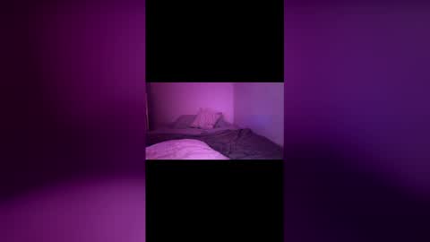 laura online show from March 8, 2:04 am