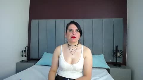 laura hotties online show from March 1, 1:18 pm