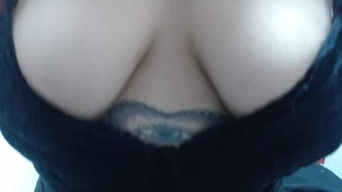  Laura  online show from March 4, 2:34 pm