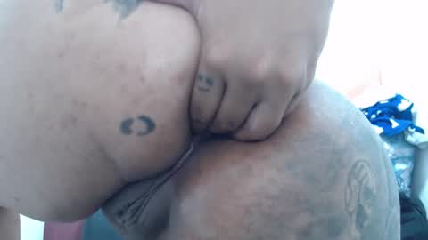  Laura  online show from November 3, 6:28 am