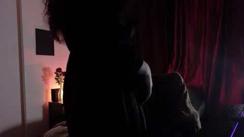 Miss Laura online show from October 1, 4:01 pm