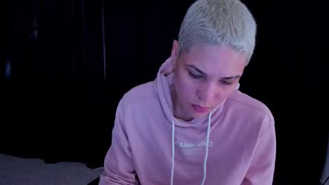 Laura Rose online show from September 12, 6:59 pm