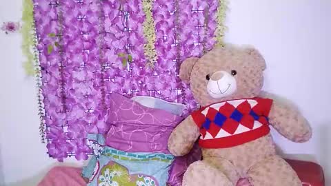 laura_rey_26 online show from April 14, 3:56 pm