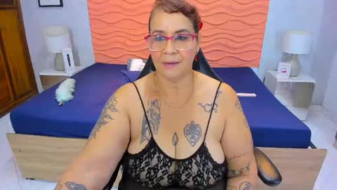 Laura online show from March 11, 5:04 pm