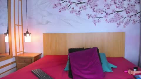 Laura online show from October 16, 3:20 am