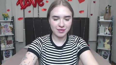 LauraHlot online show from March 31, 6:13 am