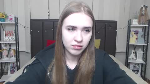 LauraHlot online show from October 18, 5:54 am