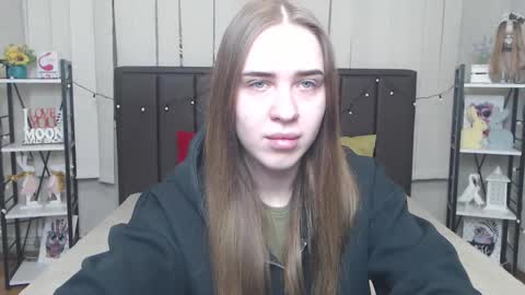 LauraHlot online show from October 12, 5:43 am