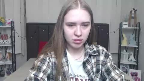 LauraHlot online show from September 11, 6:25 am