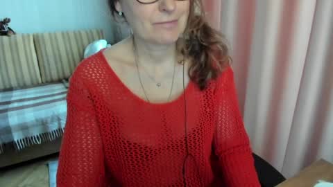 Lauraoven1 online show from April 1, 10:16 am